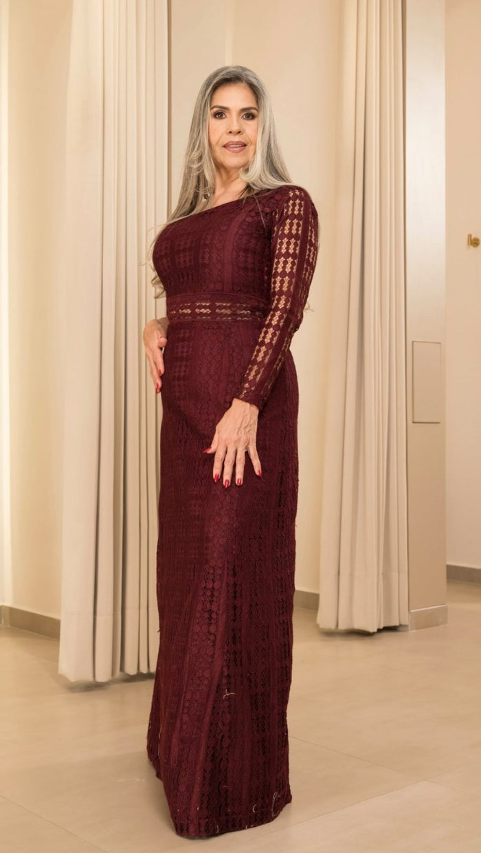 Vestido para mamá de la novia color vino de encaje con manga larga