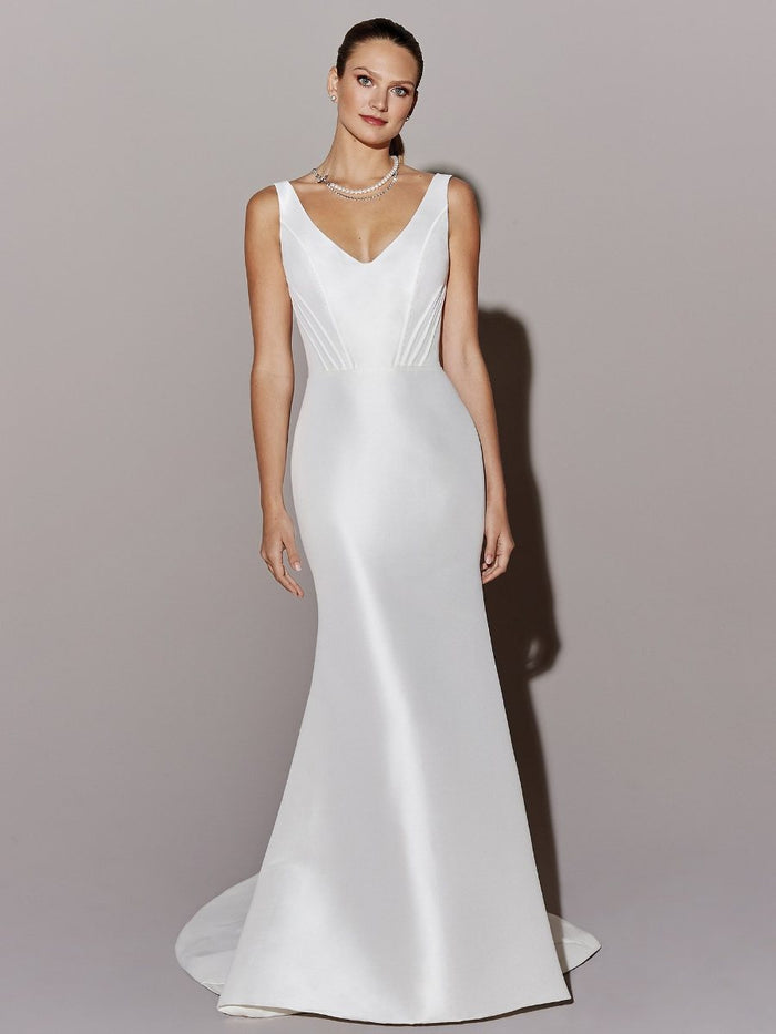 Vestido de novia Justin Alexander sirena en satín con escote en V