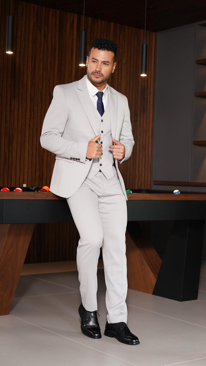 Traje de hombre blanco con chaleco