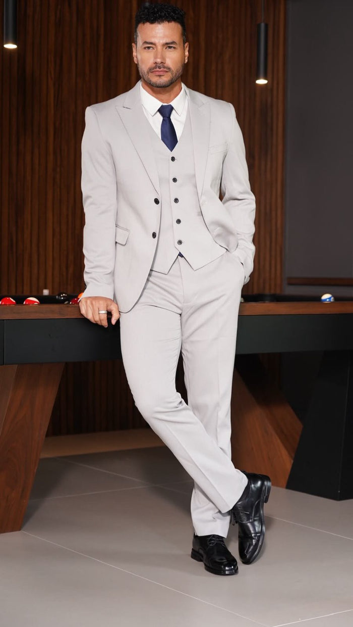Traje de hombre marfil de tres piezas