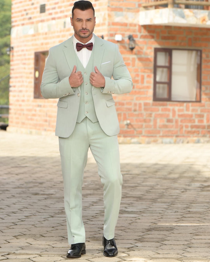 Traje verde menta con chaleco y corbatín